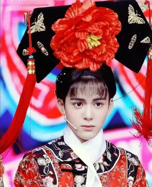 别再讨论女扮男装像不像了来看看男明星的扮女装美不美