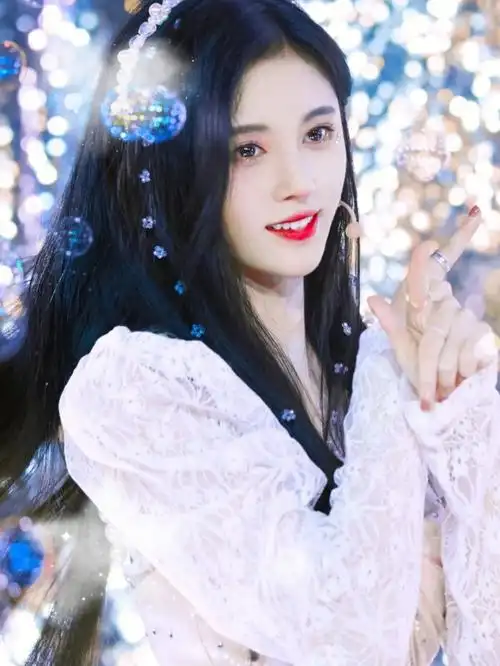 鞠婧祎稀有图片