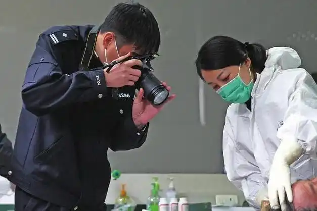 比起现代法医古人是如何验尸的