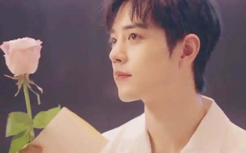 肖战治愈系笑容合集,一笑倾城,谁会不心动呢?