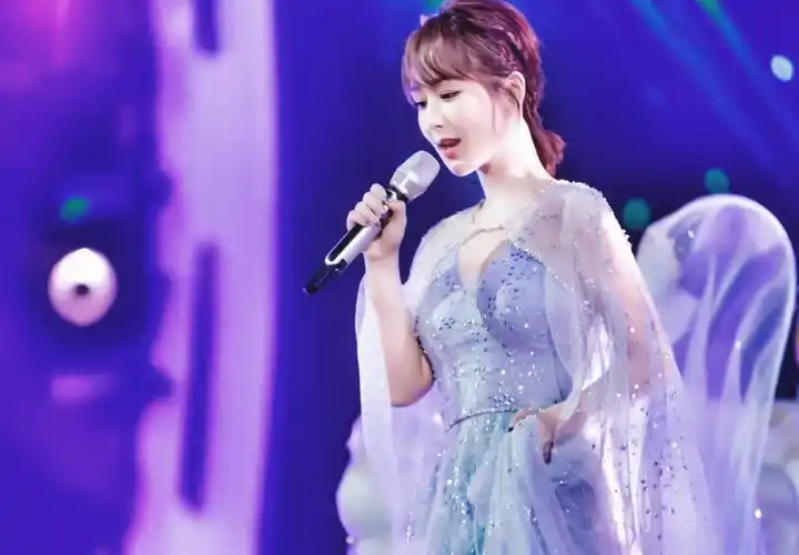 杨紫仙女逗比一秒切换,用门牌号做梗自黑,网友却有更优秀的解读