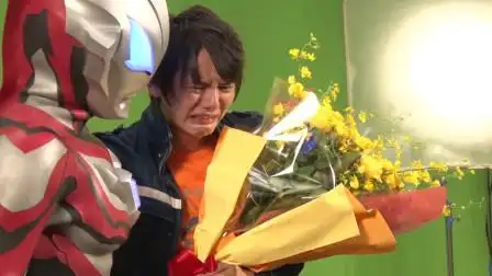 捷德奥特曼剧场版花絮吐槽朝仓陆杀青的时候哭了