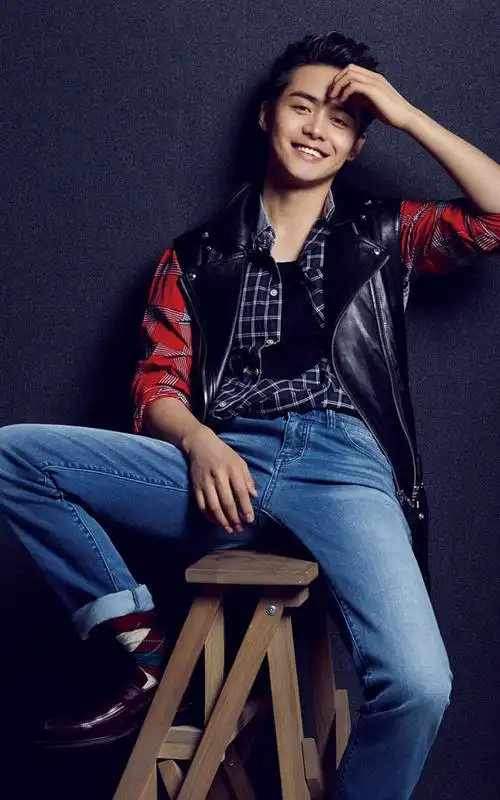 马天宇春日写真手机壁纸