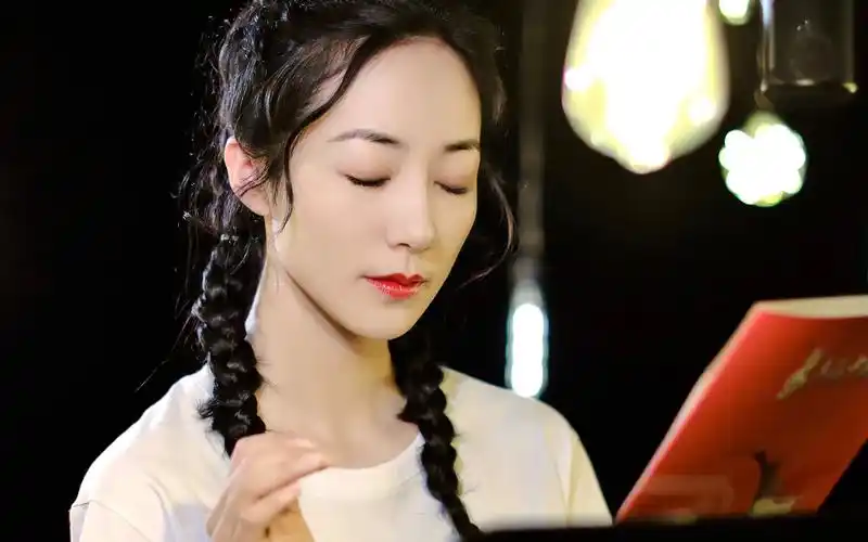 韩雪时尚优雅写真桌面壁纸