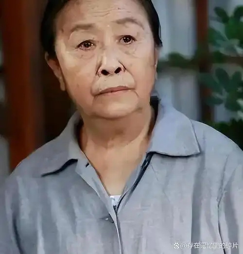 张少华:一生住在40平的房子里,去世2年多,丈夫的痴爱让人泪目