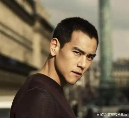彭于晏大男孩的外形一直都是深植人心的重点印象,但不得不说剪上寸头