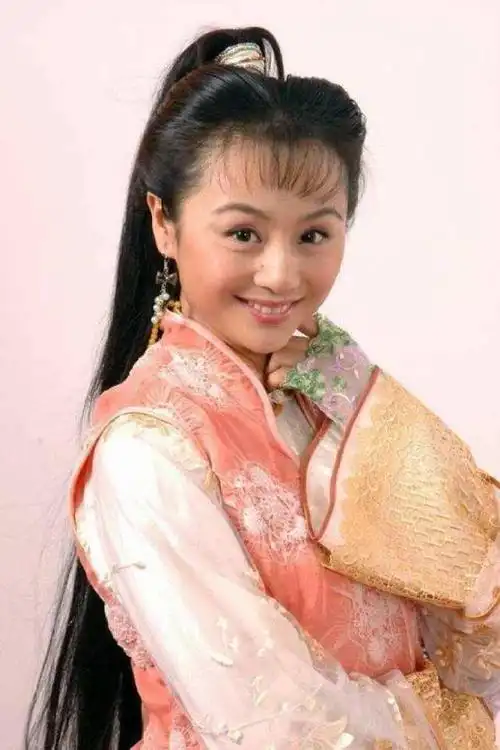 曹颖晒小孩毕业照帅翻, 网友感叹颜值基因太强!