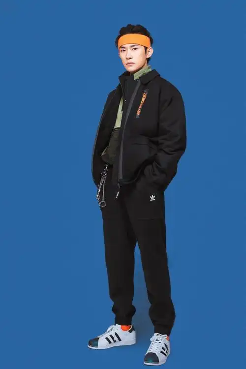 易烊千玺 adidasoriginals品牌代言人 饭修
