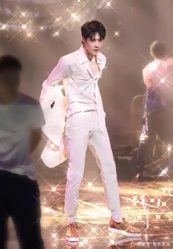 王一博跳舞太撩人太欲了,高清图分享