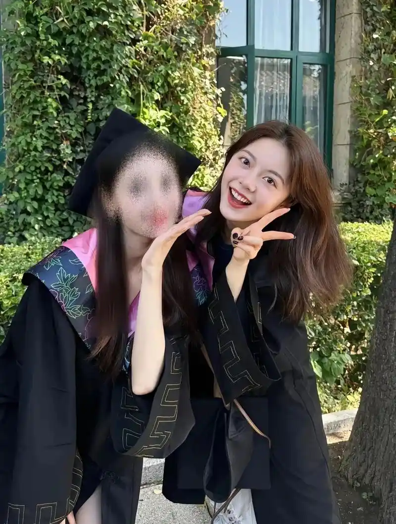 有时候不得不承认 青春是一本仓促的书#赵今麦 #毕业季