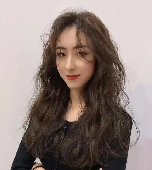 最流行长烫发发型图片头发烫一烫时髦又迷人