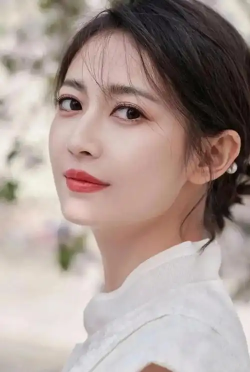 陈钰琪明星壁纸(39)_网易订阅