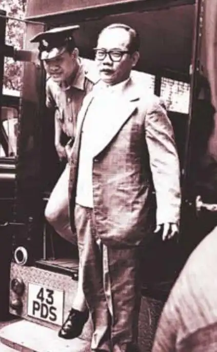 跛豪原型吴锡豪妻子及子女后代