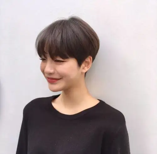 别去打瘦脸针了,这些短发就能解决你的瘦脸难题!