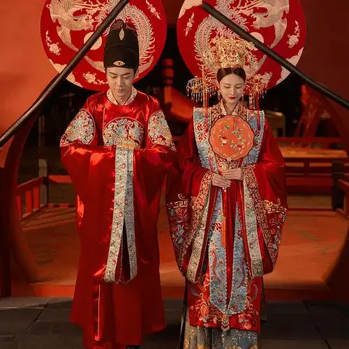 明制汉服婚服2022新款男女情侣套装凤冠霞帔结婚中式婚纱古装嫁衣