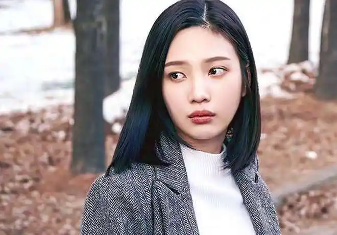 乞丐区中超美的九位短发女艺人