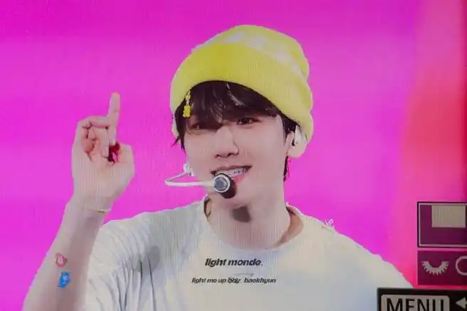 伯贤亚巡演唱会  lonsdaleite> in 雅加达 预览 甜甜滴!