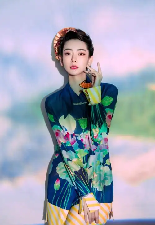 戚薇|我在用改良国风旗袍告诉你"东方美才是极致美"-爱读书