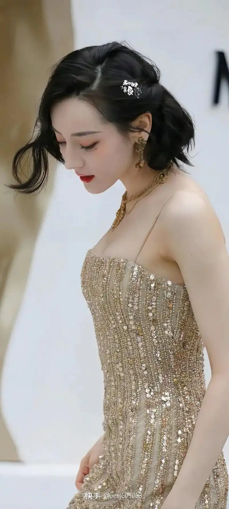 看背影猜名字 #明星图片 #明星壁纸 #迪丽热巴 @斗音爱好 - 抖音