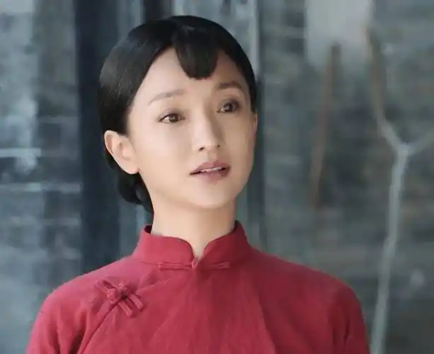 原创周迅少女时被潘鸿海看中留下26幅画有一幅卖了187万高价