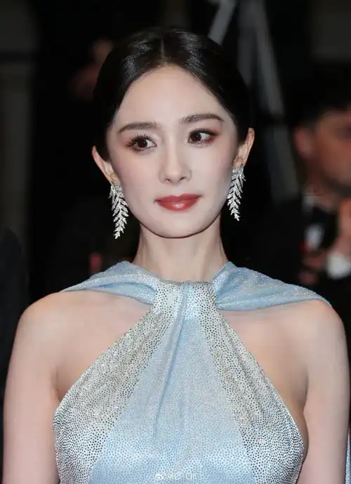 杨幂戛纳生图##戛纳红毯