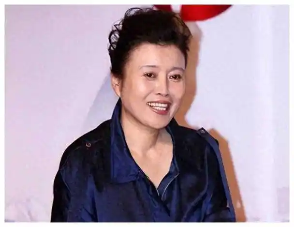 丁嘉丽:看有色录像,沉迷男女之事,管不住下半身终铸成大错_感情