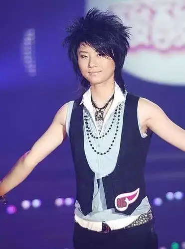 自闭的尚雯婕:06超女冠军,"雷神",电音女王,成长路上的蝶变