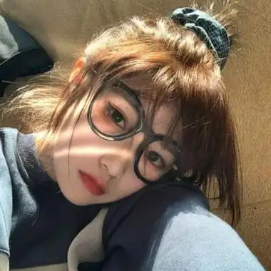 女头唯美眼镜图片头像图片 女生头像图片大全 -【爱个性】
