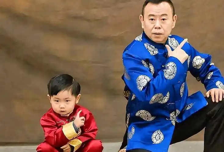 潘阳:嫁10亿富豪,婚后10年,为何带着儿子长住娘家?_石磊_潘长江_女儿