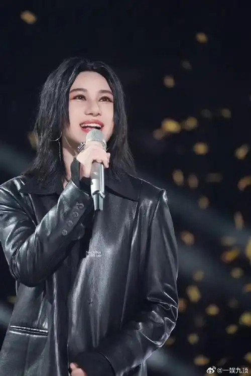 尚雯婕是在录闪光的秋天吗