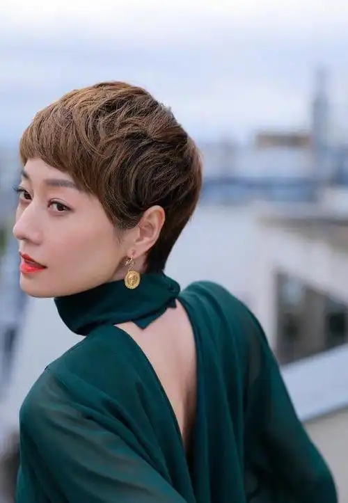 马伊琍新恋情曝光,为何不被骂还被全网撑?