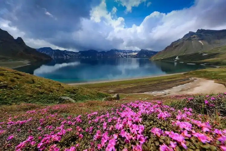 拍摄于长白山东坡的自然风光.