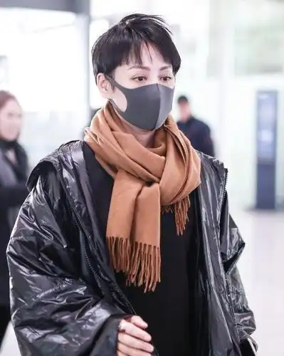 宁静的混血儿子曝出近照,长相帅气