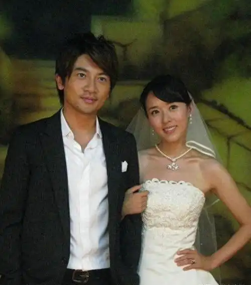 苏有朋与颜丹晨的关系早已为人所知,两人之间的深厚友情无需多言.