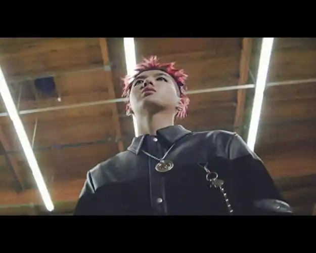 吴亦凡《juice》mv造型回顾 掉落人间的红发小恶魔