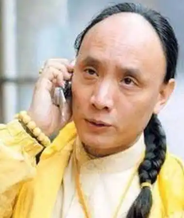 清朝灭亡后皇族去哪了有的当歌手有的想住紫禁城