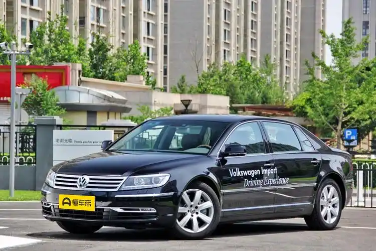 辉腾壁纸_辉腾_辉腾外观图片_2/377张图片_辉腾深黑/整车外观图片_懂