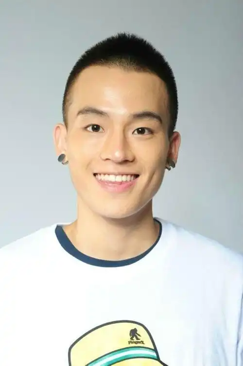 美图分享阳光男孩欧豪自拍图集雅痞范儿十足