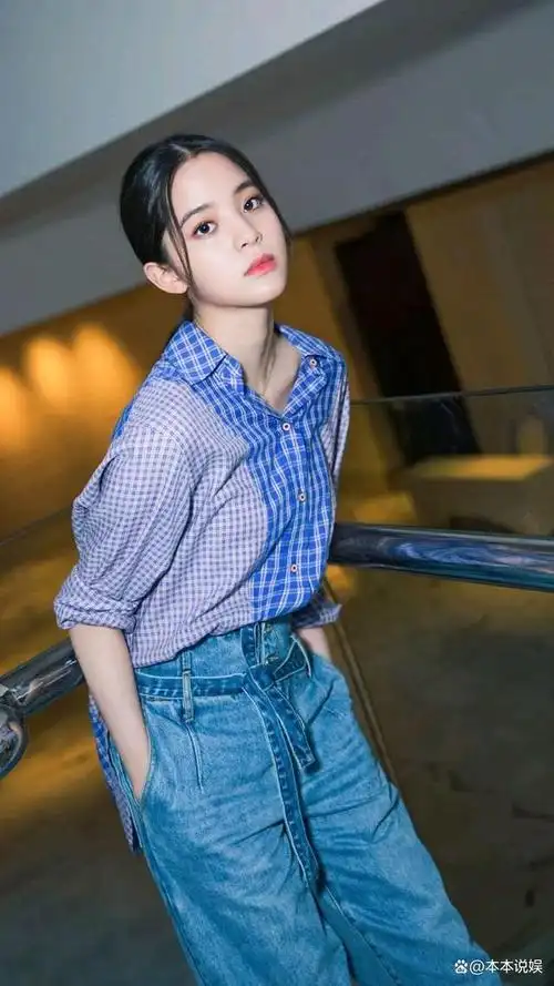 欧阳娜娜夏日风情写真引发争议个性展现还是心机行为