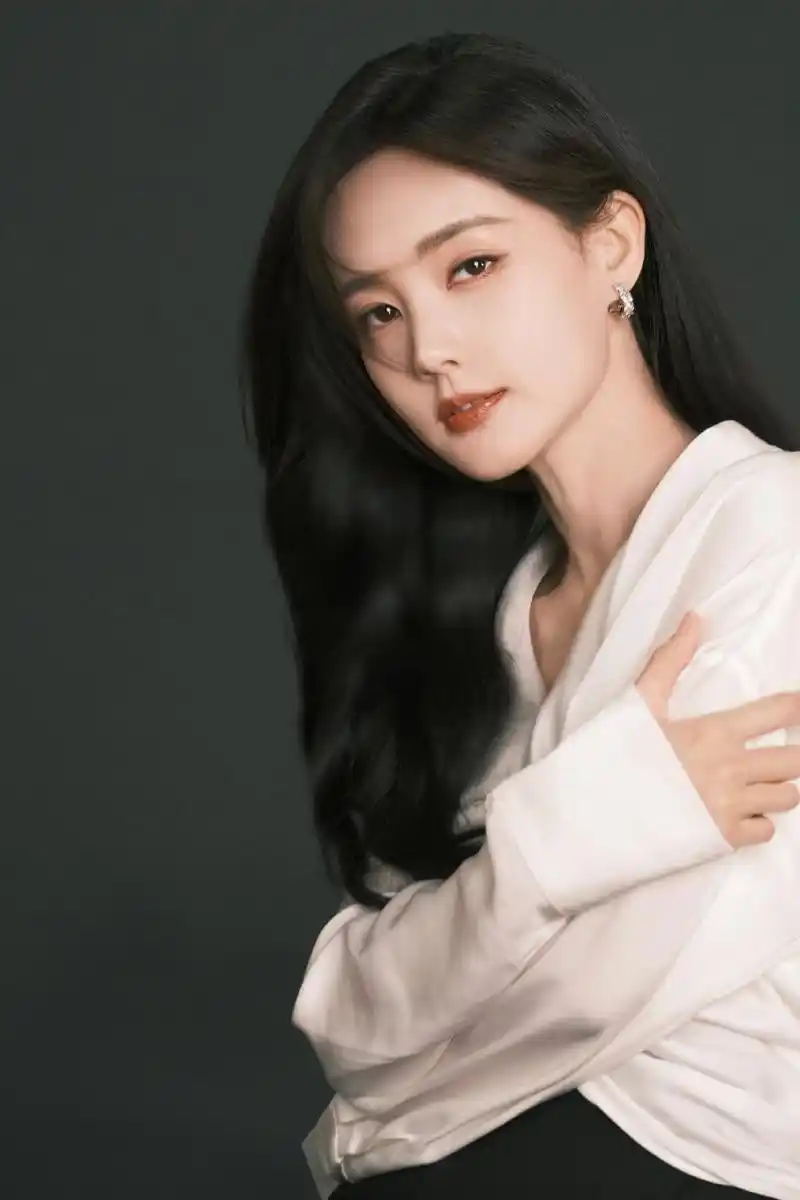 李一桐高清壁纸头像(六十四)[期待]