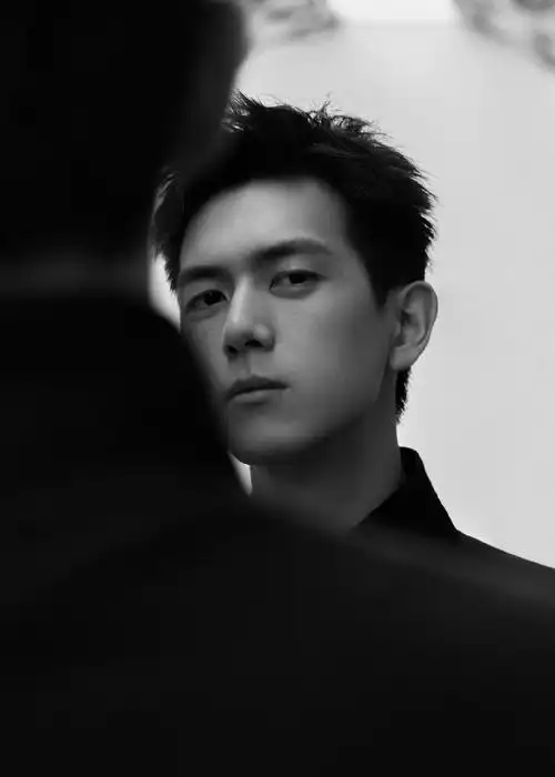 李现活动生图状态