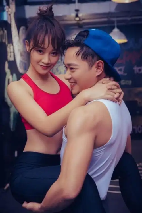 蓝盈莹发博力挺男友:你是最称职的演员曹骏