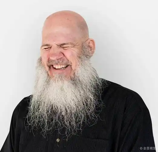 老人_男人_胡须_光头_微笑_姿势_棚拍_头像_概念_高清图片_全景视觉