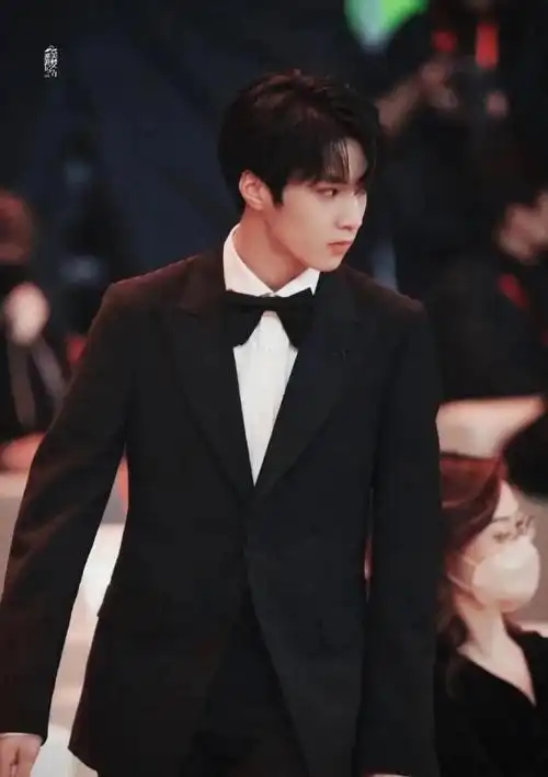 tnt帅哥快到怀里来