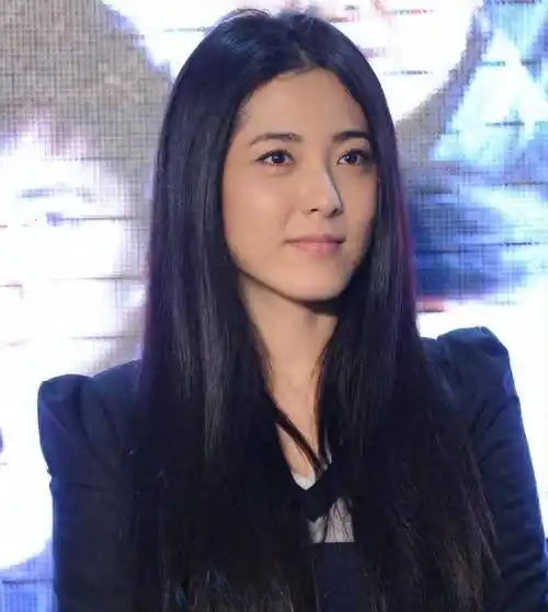 演员曾黎:被称为两百年一遇的美人,为何47岁仍未婚?_中戏_机会_班里