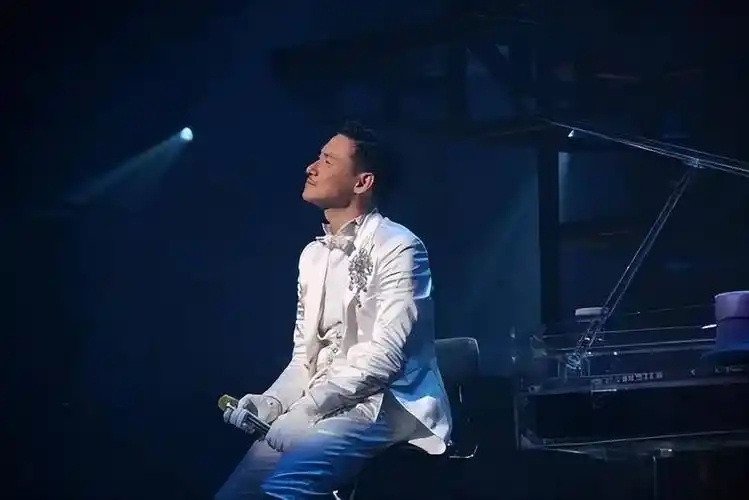 蔡徐坤道歉,汪峰发了个锤子