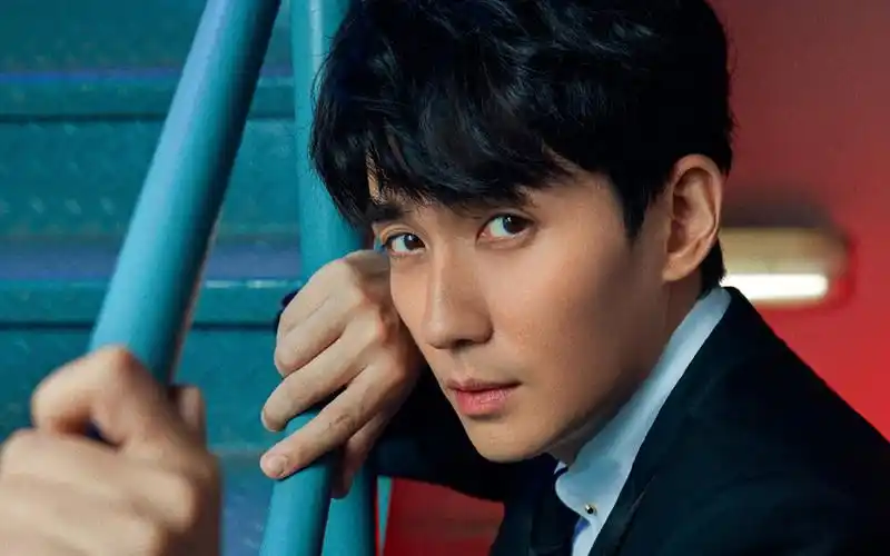 朱一龙成熟魅力写真桌面壁纸