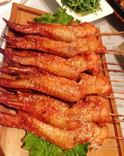 团购详情 名称 数量 单价 秘制烤全翅 1份 8元 总价值 团购价 8元 5.