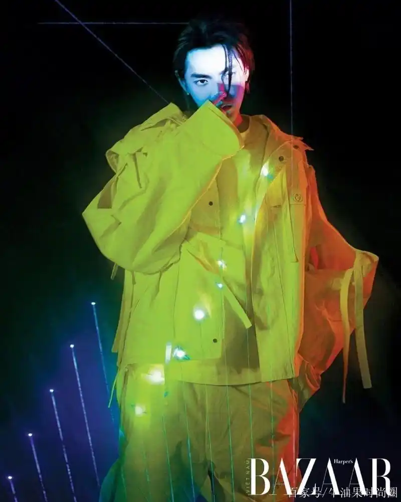 吴亦凡登越南版时尚芭莎8月刊封面大片