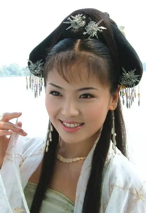 《天龙八部》的播出让刘涛因饰演阿朱一角而崭露头角,她在观众心中留